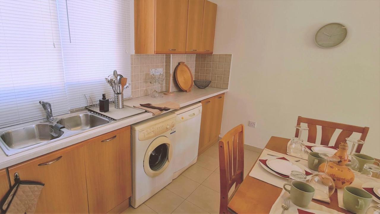 Stay Sunny Palms Apartment 보로클리니 외부 사진